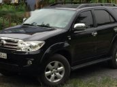 Bán Toyota Fortuner sản xuất 2011, màu đen số sàn