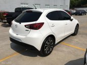 Cần bán xe Mazda 2 1.5L AT Hatchbak đời 2018, màu trắng
