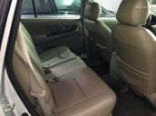 Cần bán lại xe Toyota Innova 2.0E 2015, màu bạc chính chủ, 660 triệu