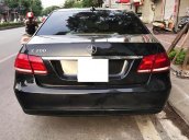 Cần bán gấp Mercedes E200 sản xuất 2013, màu đen