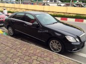 Bán xe Mercedes E300 đời 2009, màu đen, chính chủ từ đầu