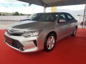 Bán xe Toyota Camry 2.5Q đời 2017, màu bạc