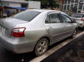 Cần bán lại xe Toyota Vios đời 2009, màu bạc