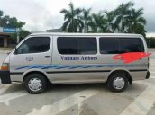 Bán Toyota Hiace đời 2002, màu bạc, giá tốt