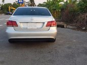 Cần bán gấp Mercedes E200 2014, màu bạc