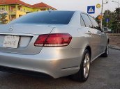 Cần bán gấp Mercedes E200 2014, màu bạc