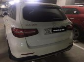 Chính chủ bán Mercedes GLC300 đời 2016, màu trắng, nhập khẩu