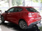 Cần bán xe Mazda 2 đời 2017, màu đỏ, giá tốt