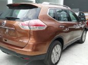 Nissan X-trail màu nâu, xe giao ngay, KM đến 135tr, Full option, hỗ trợ vay 85%