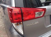 Cần bán xe Toyota Innova 2.0E 2016, ĐK 2017 số sàn màu bạc