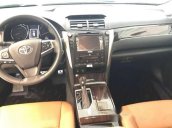 Cần bán xe Toyota Camry 2.5Q 2017, màu đen