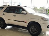 Cần bán xe Toyota Fortuner AT đời 2017, màu trắng