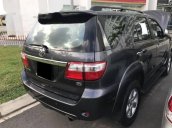 Xe Toyota Fortuner V AT năm 2010, màu đen giá cạnh tranh