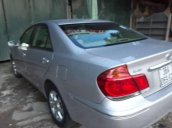 Bán Toyota Camry MT đời 2005, màu bạc, giá tốt