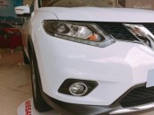 Bán xe Nissan X trail đời 2018 màu trắng, khuyến mãi tốt, liên hệ: 098.590.4400