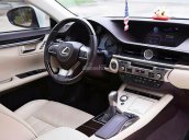 Cần bán xe Lexus ES 350 đời 2016, màu trắng, xe nhập