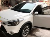 Cần bán xe Hyundai i20 Active màu trắng