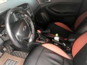 Cần bán xe Hyundai i20 Active màu trắng