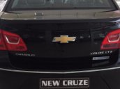 Bán Chevrolet Cruze 1.8 LTZ AT đời 2017, màu đen, 699 triệu