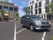 Cần bán xe Toyota Innova E 2013, màu xám, giá 545tr