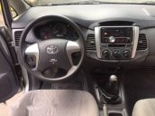 Cần bán xe Toyota Innova E 2013, màu xám, giá 545tr