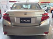 Cần bán xe Toyota Vios đời 2017, màu bạc