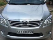 Cần bán gấp Toyota Innova E đời 2013, màu bạc, 565 triệu