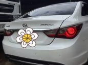 Bán xe Hyundai Sonata đời 2011, màu trắng 