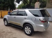 Bán ô tô Toyota Fortuner MT đời 2011, màu bạc số sàn, giá chỉ 625 triệu