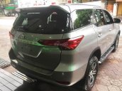 Bán Toyota Fortuner 2.4G 4x2 MT đời 2017, màu bạc, xe nhập