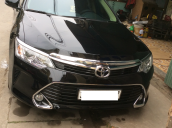 Cần bán lại xe Toyota Camry năm 2016 màu đen, giá 960 triệu