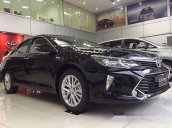 Bán Toyota Camry đời 2017, màu đen