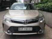 Cần bán lại xe Toyota Camry đời 2015 còn mới