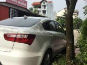 Cần bán Kia Rio MT sản xuất 2016, màu trắng