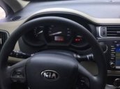 Cần bán Kia Rio MT sản xuất 2016, màu trắng