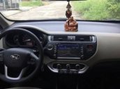 Cần bán Kia Rio MT sản xuất 2016, màu trắng