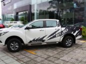 Bán Mazda BT 50 2.2 MT năm 2017, màu trắng