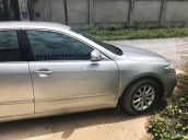 Cần bán xe Toyota Camry 2.4G năm 2010, màu bạc