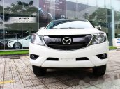 Bán Mazda BT 50 2.2 MT năm 2017, màu trắng