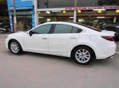 Bán xe Mazda 6 năm 2017, màu trắng, 860 triệu