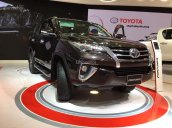 Toyota Fortuner màu đen - Phiên bản 2 cầu, nhập khẩu, xe giao ngay - Đại lý Toyota Mỹ Đình/ hotline: 0973.306.136