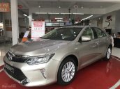 Bán Toyota Camry đời 2018, giao ngay, khuyến mãi hấp dẫn, hỗ trợ trả góp