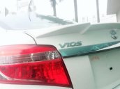 Bán Toyota Vios TRD đời 2017, màu trắng