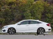 Cần bán xe Honda Civic đời 2017, màu trắng, giá tốt