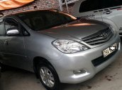 Cần bán xe Toyota Innova 2.0G đời 2010, màu bạc