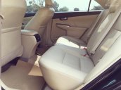 Bán Toyota Camry 2.0E sản xuất 2015, màu đen xe gia đình