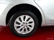 Toyota Altis 1.8 CVT màu bạc giao ngay tặng 3 năm bảo hiểm, tăng đủ đồ chơi