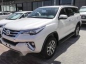 Cần bán Toyota Fortuner đời 2017, màu trắng, nhập khẩu nguyên chiếc