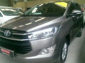 Bán xe Toyota Innova 2.0E 2017, màu đồng, xe chạy 11000km hỗ trợ vay 75%, lãi suất ưu đãi