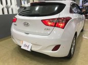 Cần bán lại xe Hyundai i30 đời 2013, màu trắng, nhập khẩu nguyên chiếc xe gia đình giá cạnh tranh